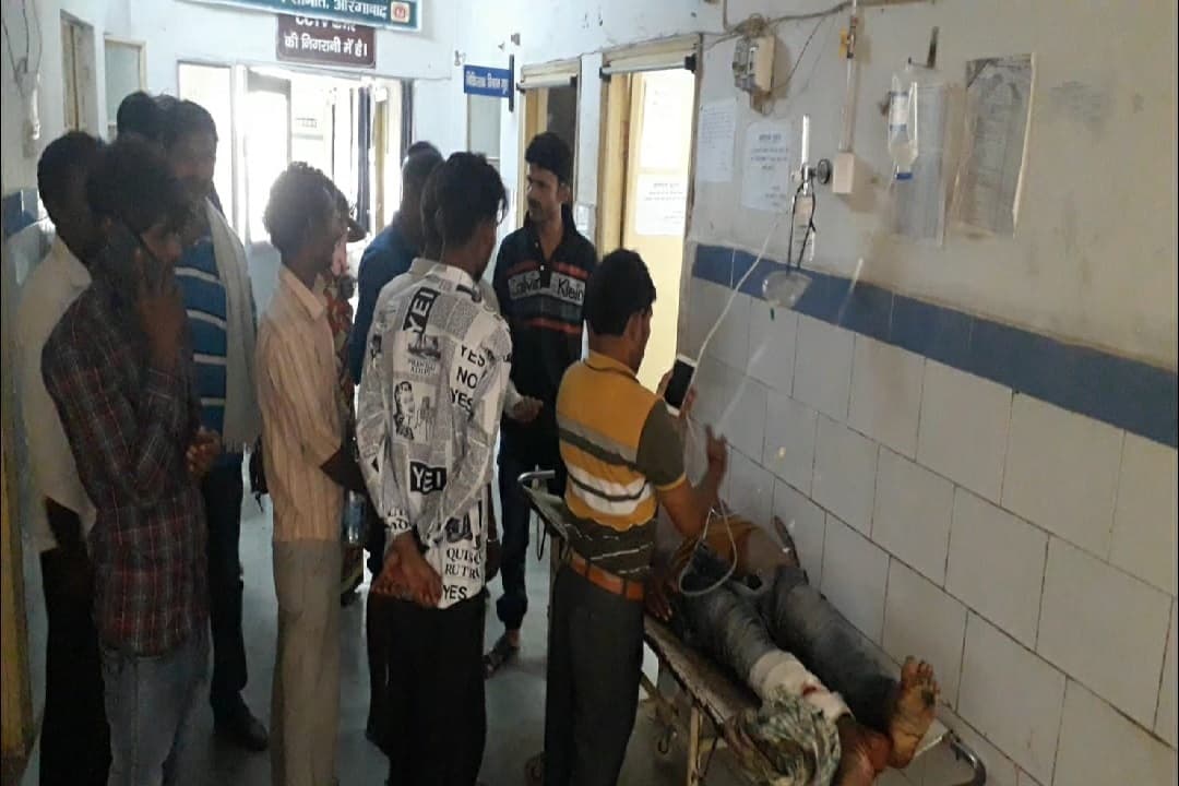 औरंगाबाद में अज्ञात वाहन ने बाइक सवार दो दोस्तों को रौंदा, एक की मौत दूसरे का चल रहा है इलाज