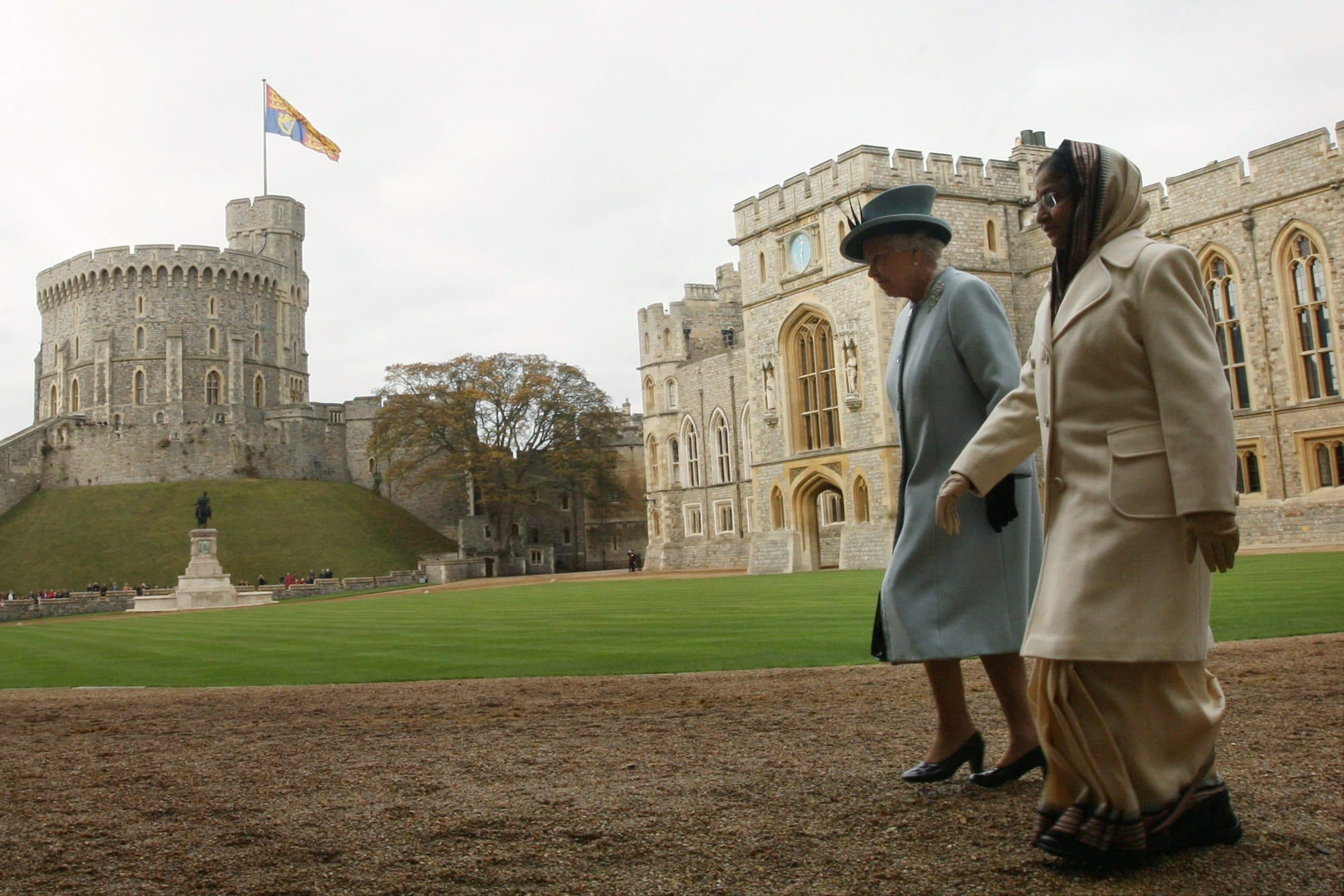 दूसरों की नकल उतारने में माहिर थी महारानी एलिजाबेथ द्वितीय, जानें उनके जीवन की खास बातें