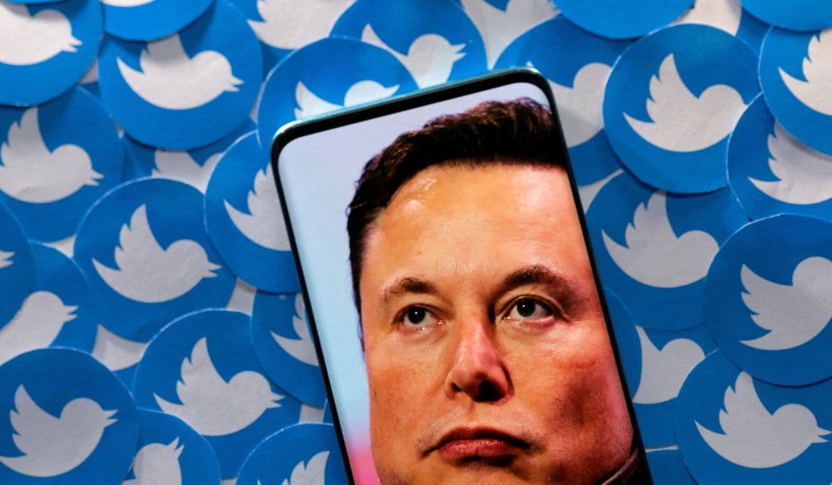 Twitter Blue Tick के चार्ज पर मीम शेयर कर बुरे फंसे Elon Musk, ट्रोलर्स ने लगा दी क्लास