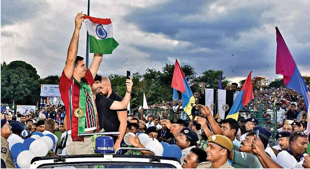 मोहन बगान के मैदान में गोल करते नजर आये विश्व के सर्वश्रेष्ठ गोलकीपर, कहा- भविष्य में और कोई मेसी नहीं होगा