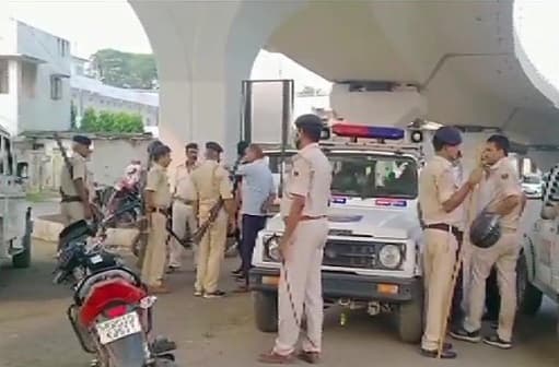 Kanpur Encounter : विकास का गुर्गा प्रभात भी पुलिस मुठभेड़ में ढेर, गाड़ी पंक्चर होने के बाद भागने की कर रहा था कोशिश