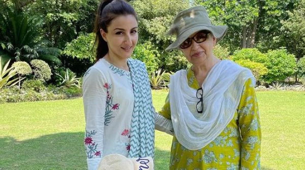 लंबे वक्त बाद पटौदी पैलेस में दिखाई दी तीन पीढ़ियों की झलक, देखें PHOTOS