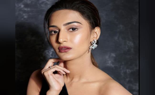 Kasautii Zindagi Kay फेम 'प्रेरणा' का बोल्‍ड फोटोशूट वायरल, ट्रांसपेरेंट गाउन में दिखा हॉट अवतार