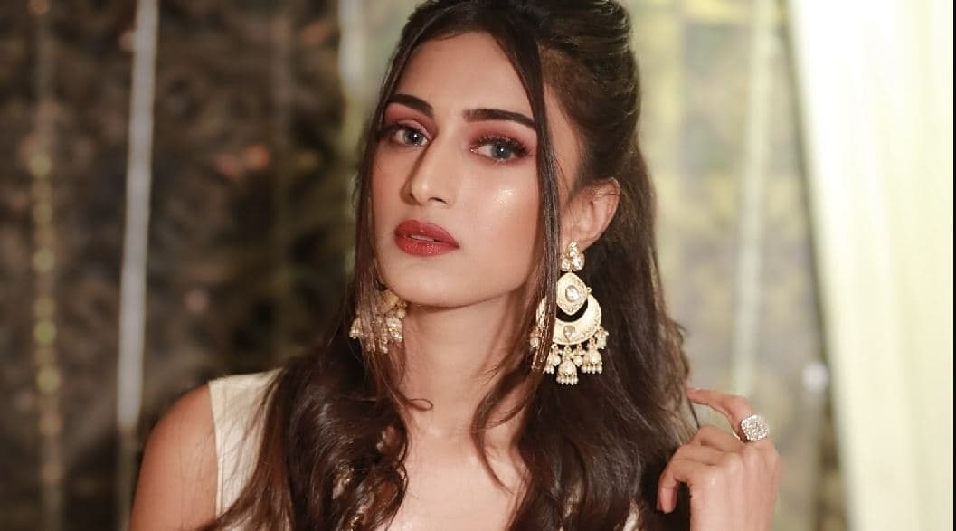 एरिका फर्नांडिस और उनकी मां हुईं कोरोना पॉजिटिव, कोविसेल्फ किट पर भरोसा ना करने की दी सलाह