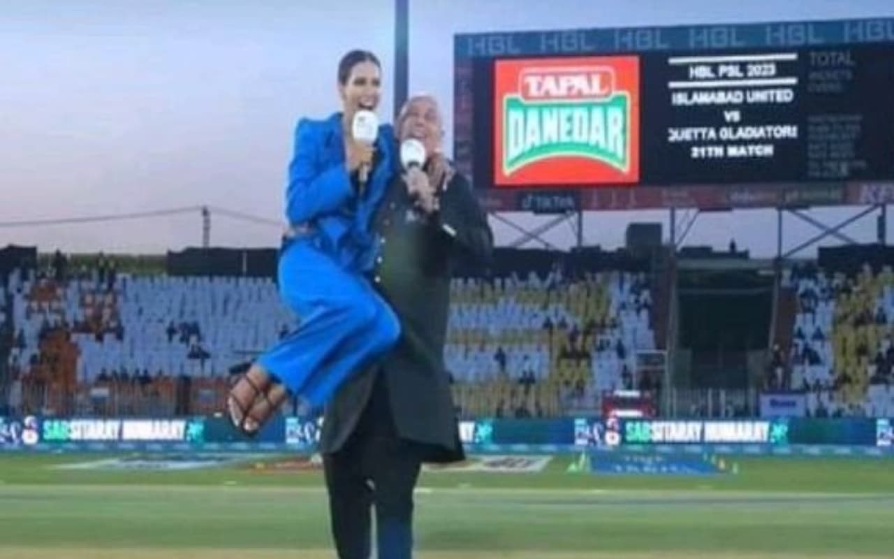 Watch: पूर्व कीवी दिग्गज ने जब लाइव शो के दौरान एंकर को गोद में उठाया, सोशल मीडिया पर वीडियो वायरल