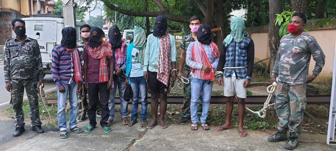 रोड बना रहे ठेकेदार से 25 लाख की मांगी रंगदारी, सात को गोपीकांदर थाने की पुलिस ने किया गिरफ्तार