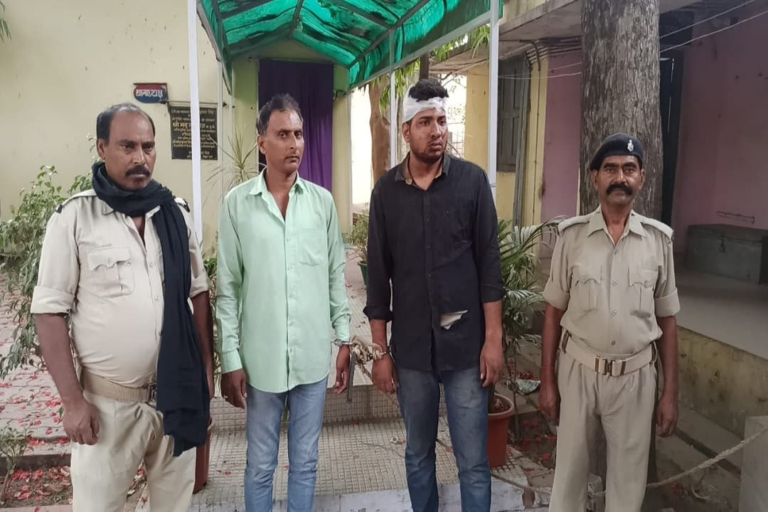 बिहटा में फ्लिपकार्ट के इकार्ट डिलीवरी ऑफिस को लोगों ने लूटने से बचाया, हथियार एवं कई जिंदा कारतूस बरामद