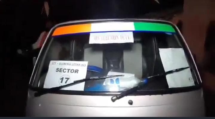 Bengal Election 2021 : खाना खाने के बहाने EVM लेकर TMC नेता के घर गए थे सेक्टर अधिकारी, शुरुआती जांच में खुलासा