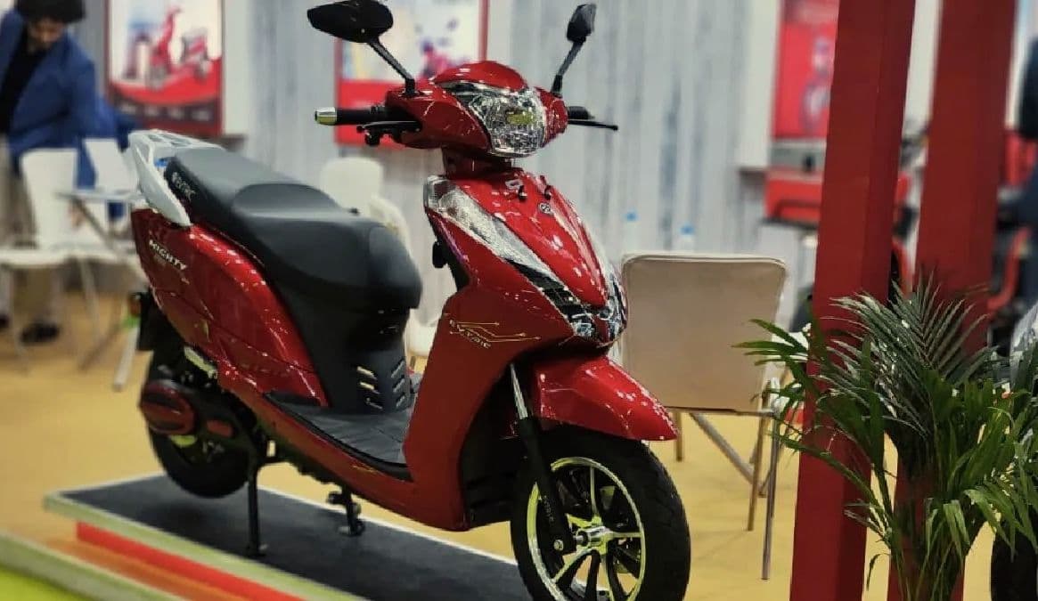 EV India Expo 2022: Evtric Motors ने लॉन्च किये दो नये  हाई स्पीड इलेक्ट्रिक स्कूटर्स, जानें कीमत और रेंज