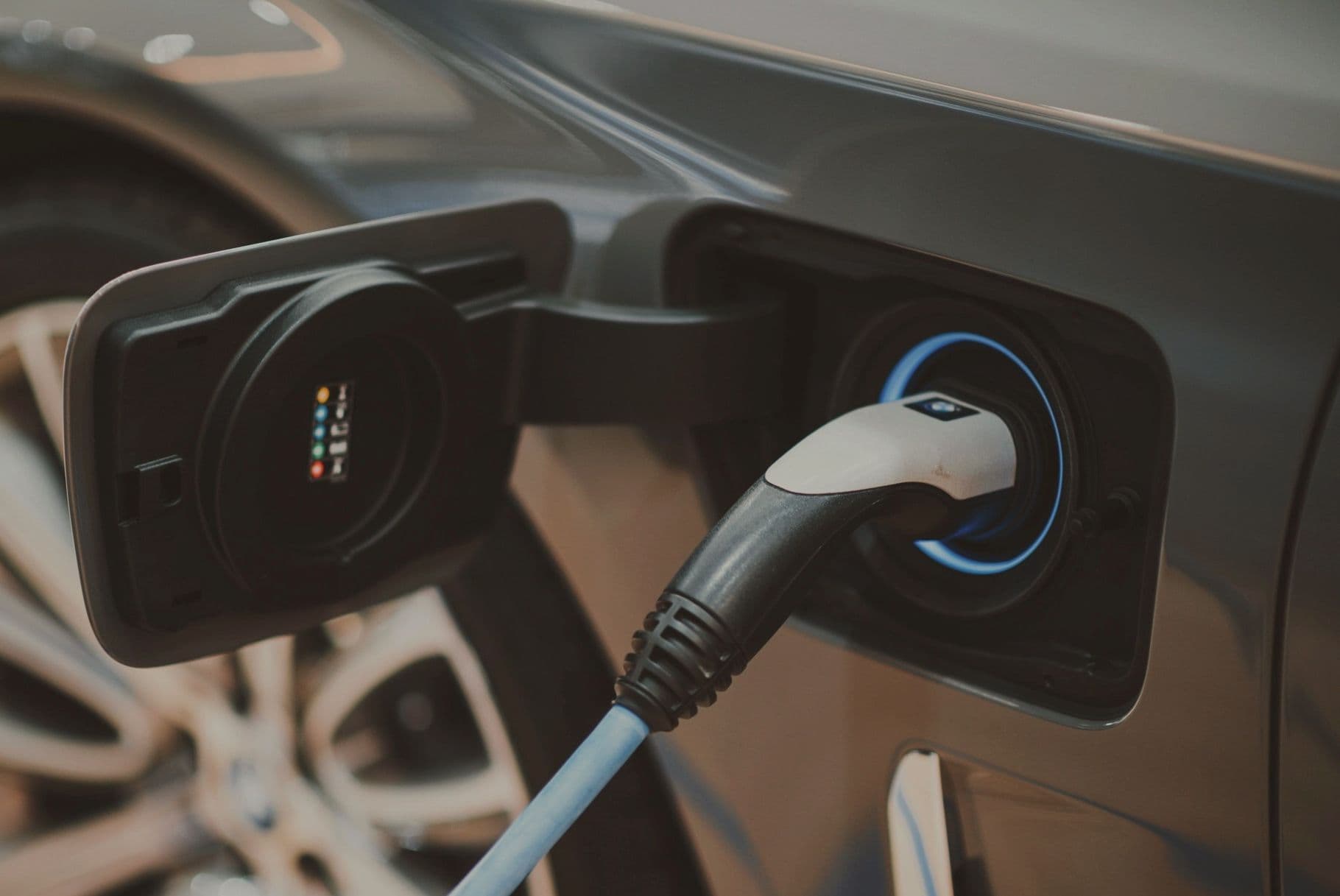 UP EV Policy 2022: यूपी में ई-व्हीकल खरीदने पर मिलेगी भारी सब्सिडी, दीपावली पर लें ई-कार और बाइक पर छूट