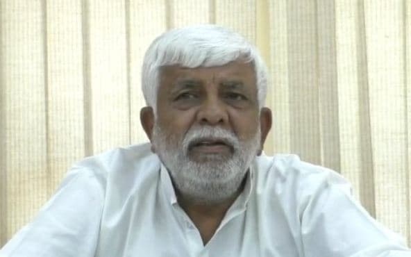 Varanasi: पूर्व मंत्री सुरेंद्र पटेल ने दी राजनीति छोड़ने की चेतावनी, CM योगी से कैलाश जाने को क्यों कहा?