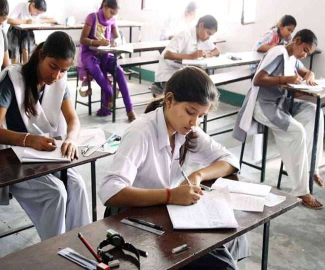 नीट में 50 लाख में सॉल्वर गिरोह ने पास कराने का किया था वादा, परीक्षा में बैठने वाली जूली पिता के साथ गिरफ्तार