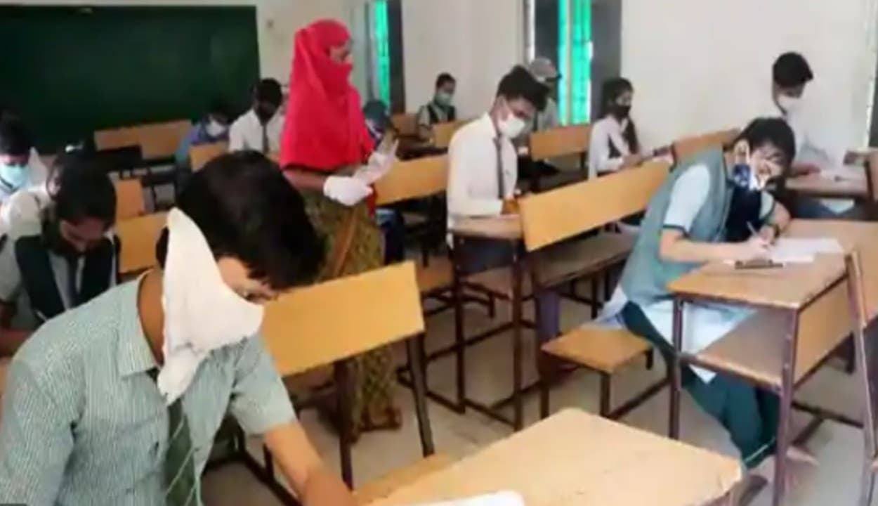 CBSE 10th, 12th exam 2021 : सोशल मीडिया पर वायरल हो रही सीबीएसई परीक्षा की फर्जी डेटशीट, बोर्ड ने छात्रों को किया आगाह