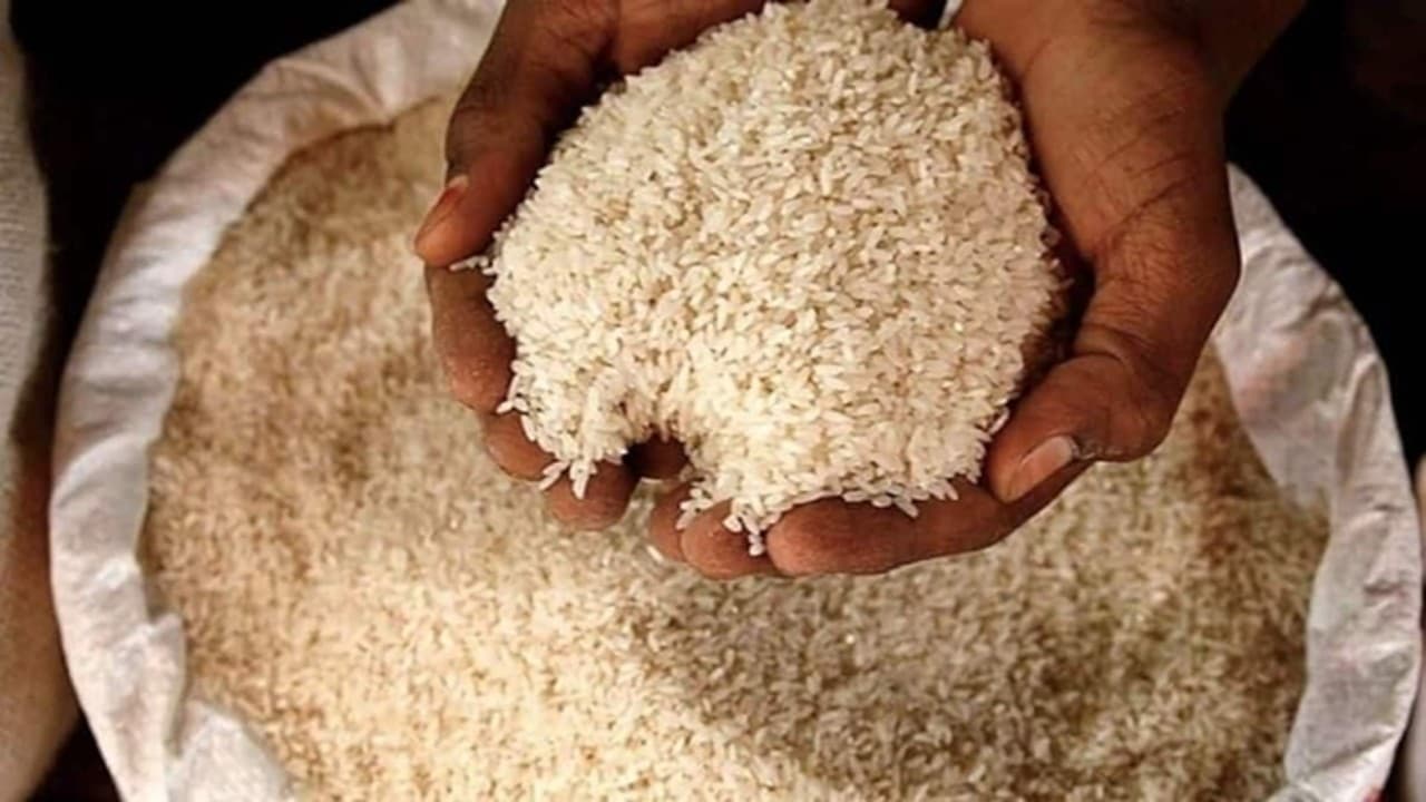 महंगाई पर मोदी सरकार का वार: आटे के बाद टूटे चावल के निर्यात पर लगी रोक, गैर-बासमती चावल पर लगा शुल्क