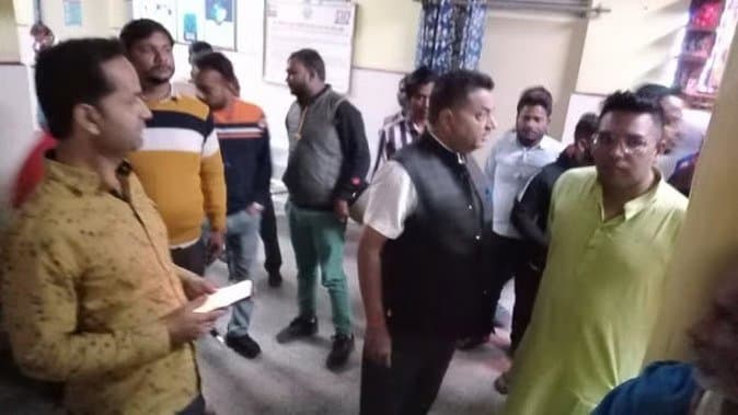 Raebareli Road Accident: रायबरेली में रोडवेज बस और ट्रैक्टर ट्राली में टक्कर, एक यात्री की मौत, 22 घायल