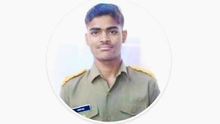 Bihar Positive News : 75 प्रतिशत झुलसकर भी सैनिक स्कूल के छात्र ने बचाई आग में फंसे तीन बच्चों की जान