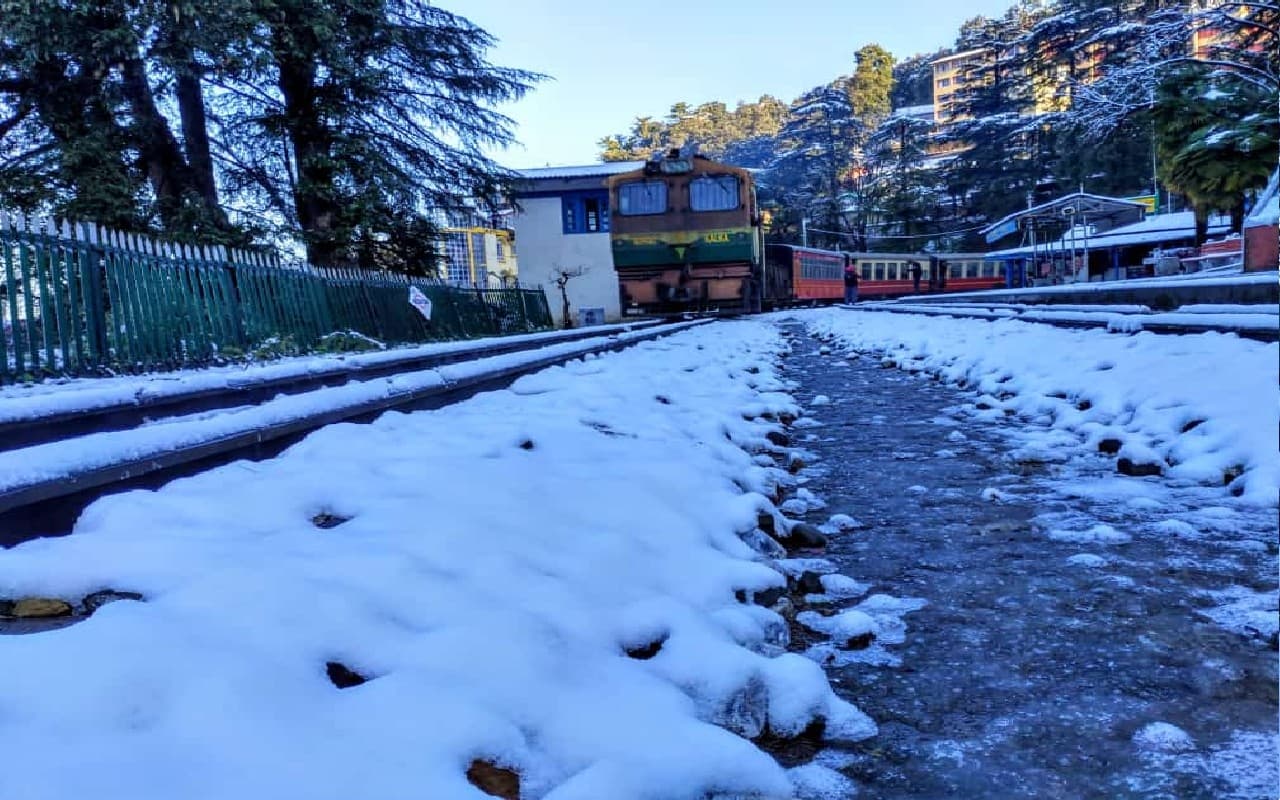 इन हिल स्टेशन में लें सर्दियों की छुट्टी का मजा, प्रकृति की सुंदरता और रूई जैसे बर्फ देख खिल उठेगा मन