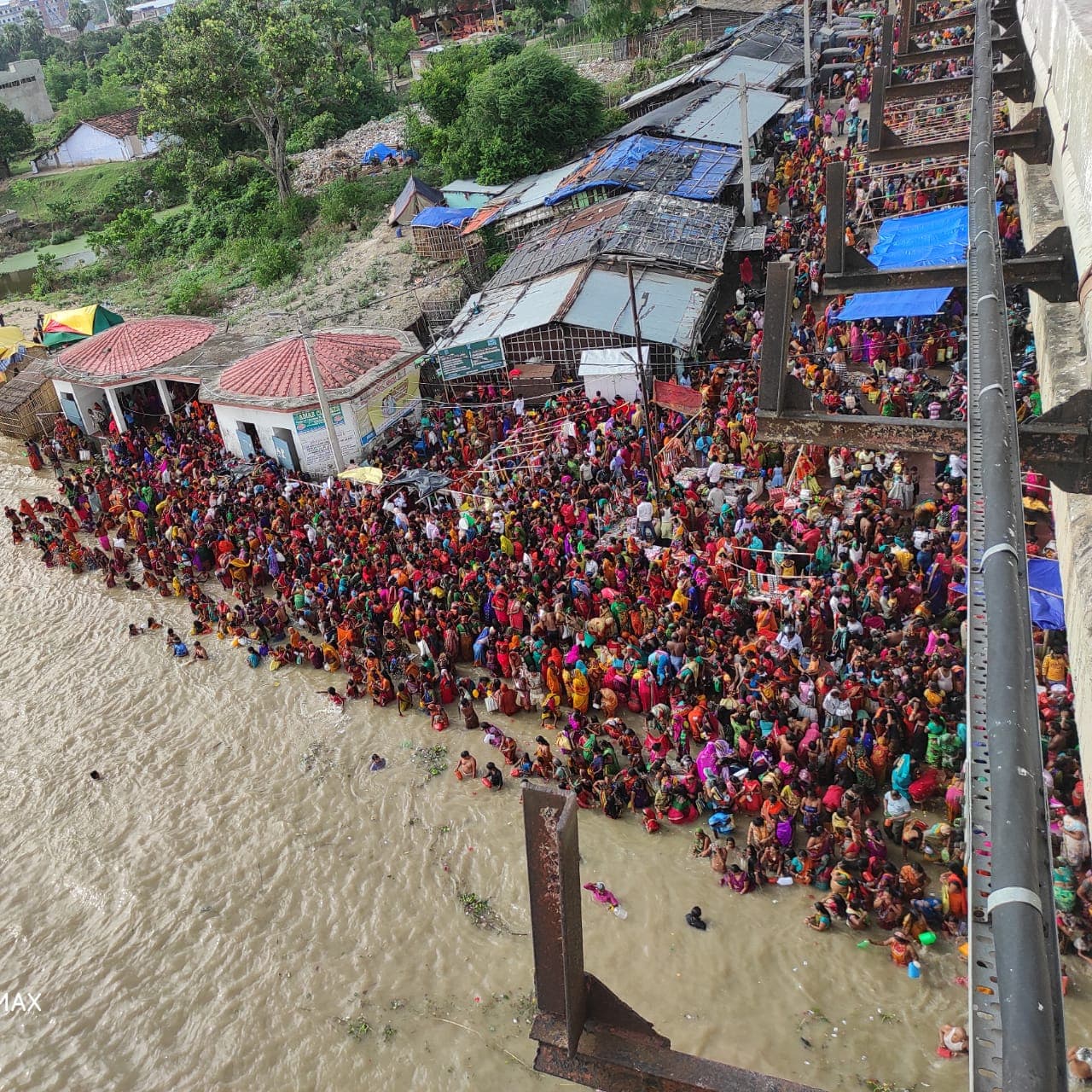hartalika teej 21 August 2020 : तीज व्रत को लेकर महिलाओं में उत्साह, नहाय-खाय के अवसर पर गंगाघाट पर उमड़ी व्रतियों की भीड़