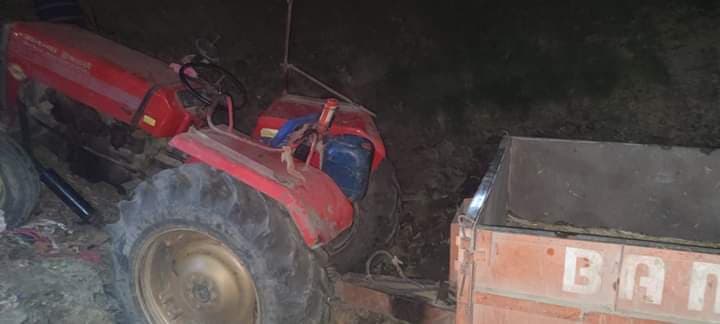 बिहार: दाह संस्कार करने जा रहे लोगों से भरा ट्रैक्टर पलटा, एक की मौत, दर्जनों जख्मी