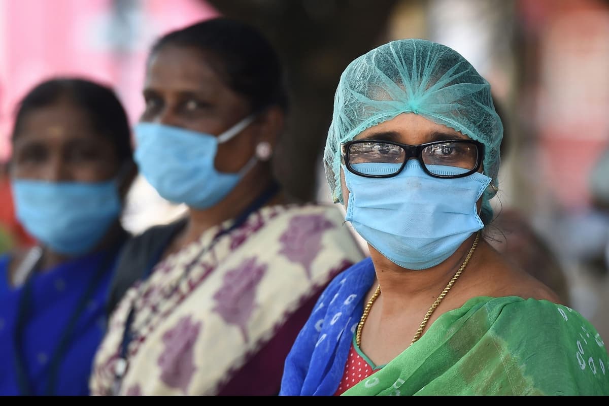 Coronavirus: कार में अकेले जा रहे हैं, तो भी लगाना होगा मास्क? स्वास्थ्य मंत्रालय ने कही ये बात