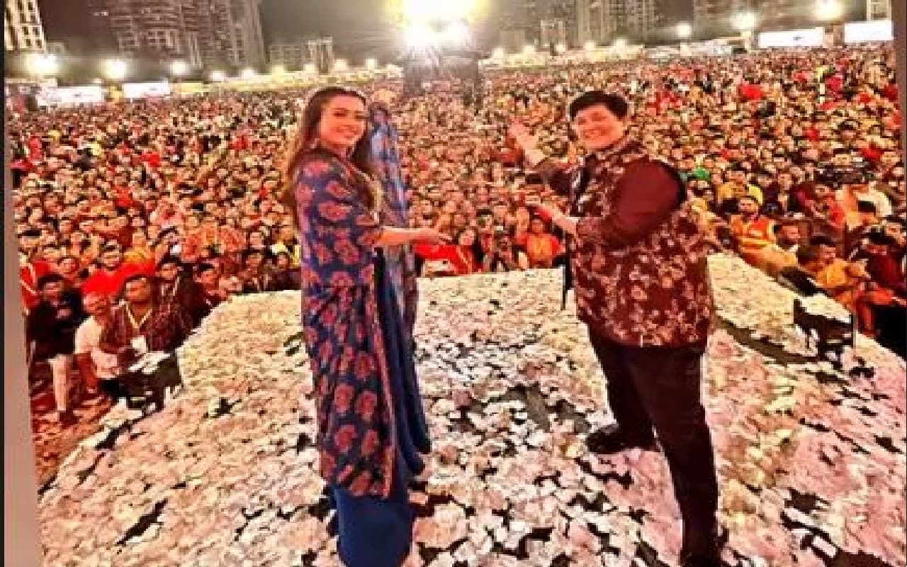 रश्मिका मंदाना ने 'डांडिया क्वीन' फाल्गुनी पाठक के साथ मनाई नवरात्रि, जमकर किया गरबा, देखें PHOTOS