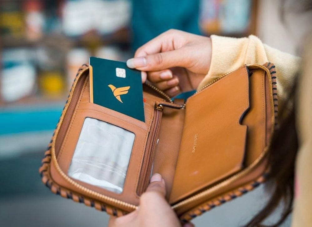 देश में पहला बिना नंबर वाला कार्ड जारी, ऑनलाइन और ऑफलाइन कर सकेंगे ट्रांजेक्शन