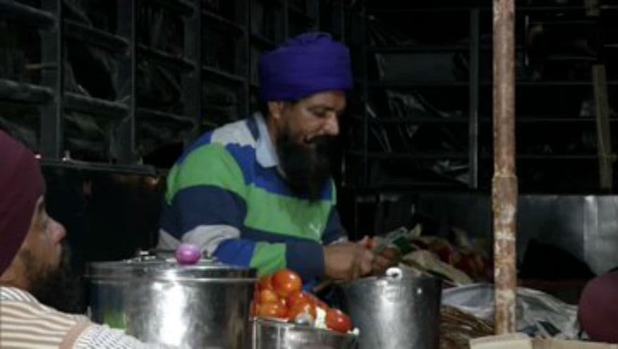 Farmers Protest : सिंघू बॉर्डर में जमे किसान कहा-हमारे पास छह महीने का राशन, काले कृषि कानून को वापस कराकर ही लौटेंगे