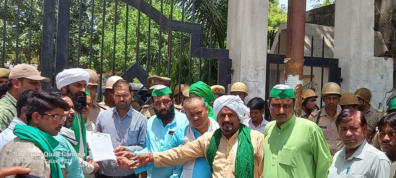 Aligarh News: अग्‍न‍िपथ योजना के विरोध में सड़क पर उतरे किसान, सरकार से मांगा समाधान