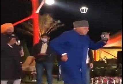 पंजाब के सीएम कैप्टन अमरिंदर सिंह की पोती की शादी में फारुख अब्दुल्ला ने जमकर लगाए ठुमके, आप भी देखें वीडियो