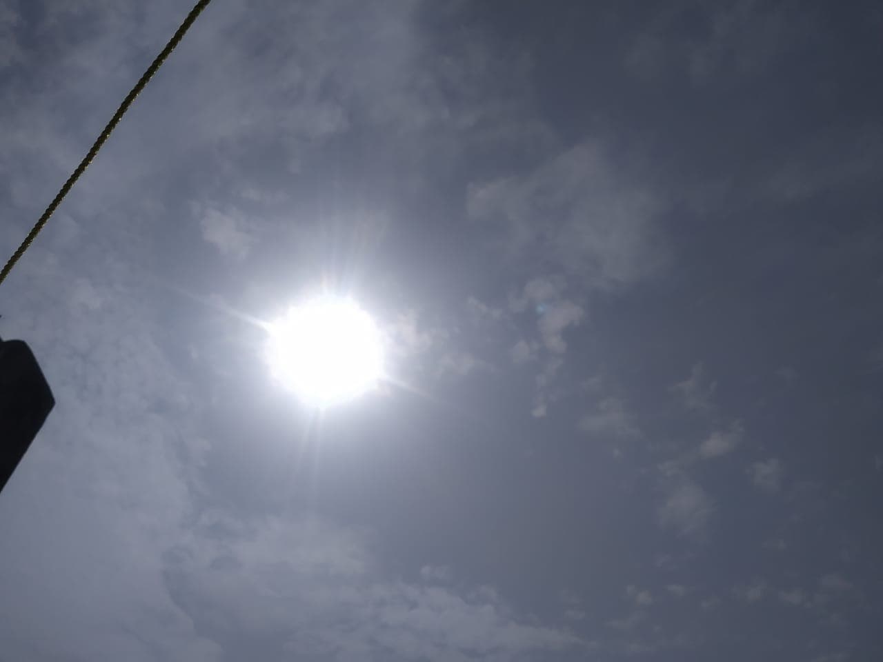 Weather: राजस्थान और एमपी में चलेगी लू, इन राज्यों में होगी बारिश, जानें अपने शहर में आज के मौसम का मिजाज