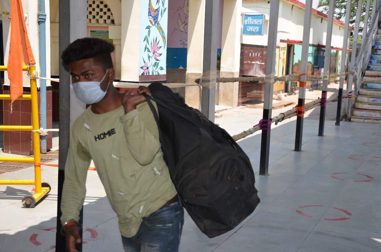 पलामू में लॉकडाउन और धारा 144 का सख्ती से कराया जा रहा पालन