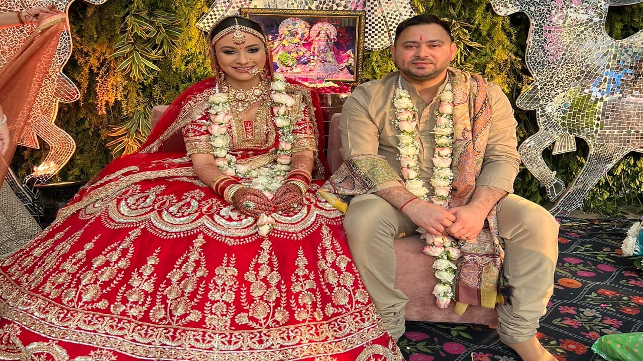 Bihar News: तेजस्वी अपनी दुल्हन लेकर अभी नहीं आएंगे बिहार! जानिये किस कारण टला पटना आगमन का प्रोग्राम