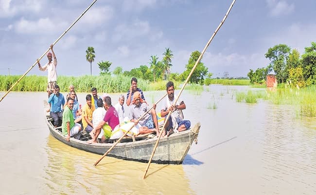 Bihar Flood: गंडक नदी के रौद्र रूप से गोपालंगज में तबाही, 10 हजार से अधिक घरों में घुसा बाढ़ का पानी