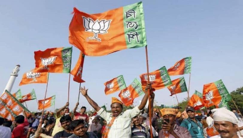 बंगाल में टीएमसी में फूट पर भाजपा का तंज, कहा-ताश के पत्तों की तरह बिखरेगी टीएमसी