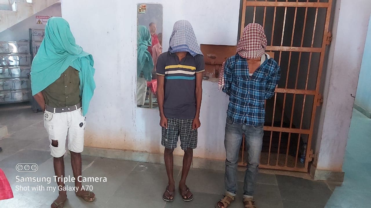 गुमला में पीएलएफआई के तीन उग्रवादी गिरफ्तार, एक महिला से की थी 50 लाख लेवी की मांग