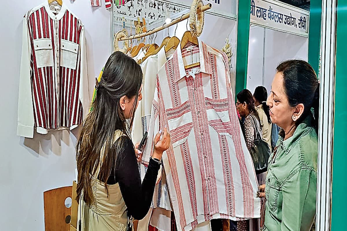 झारखंड की नेचुरल ट्राइबल साड़ी, सिल्क सूट का अंतरराष्ट्रीय व्यापार मेला में जलवा