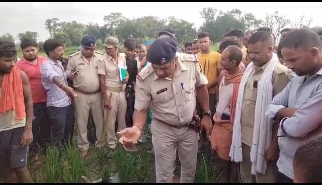 चंपारण के चनपटिया में दिव्यांग पंच की गला दबा कर हत्या, धान के खेत से शव बरामद