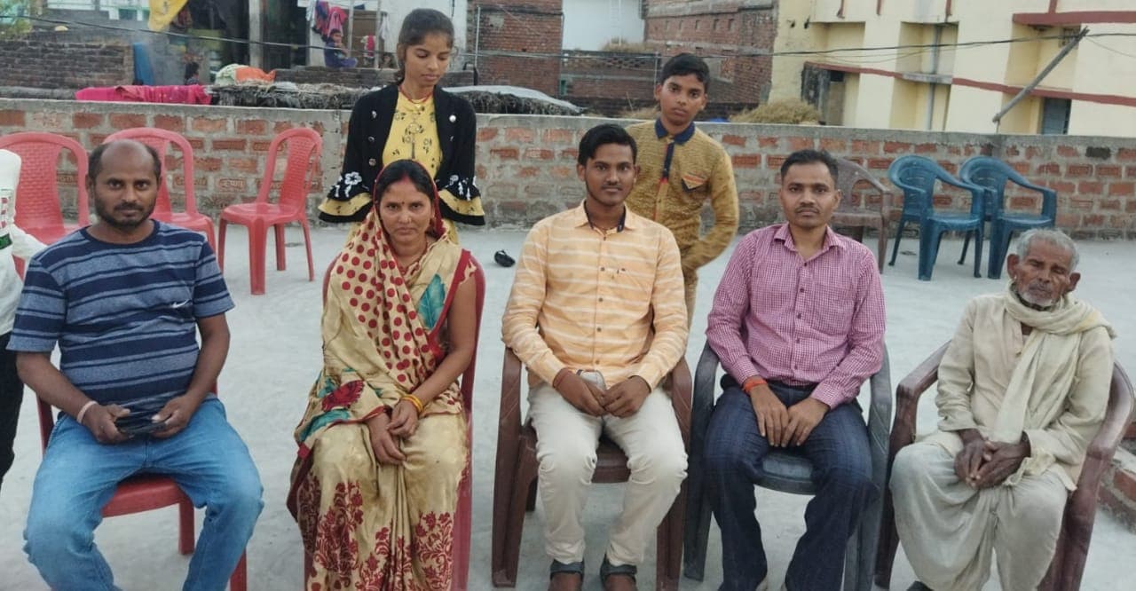 Bihar Board 12th Result: कारपेंटर का बेटा बना इंटर साइंस टॉपर, जानिये क्या है सौरभ का सपना