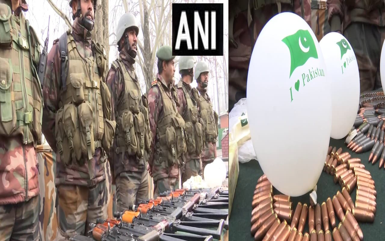 Jammu Kashmir: बारामुला में सुरक्षाबलों की बड़ी कार्रवाई, भारी मात्रा में हथियारों का जखीरा बरामद
