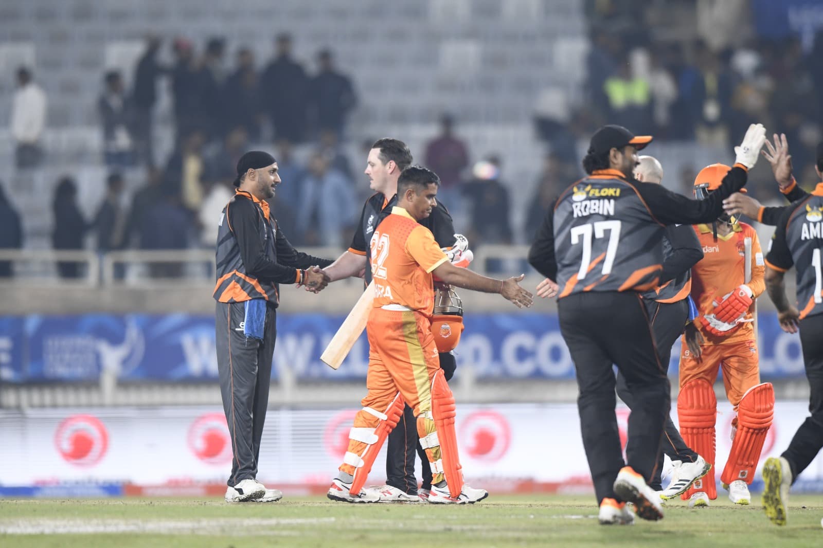 Legends League Cricket: परविंदर की घातक गेंदबाजी से मणिपाल टाइगर्स ने गुजरात जायंट्स को रौंदा