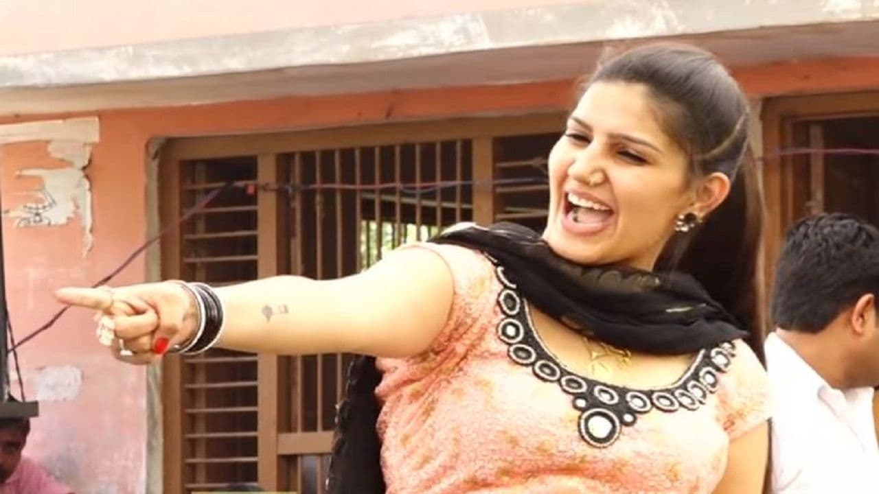 'तू चीज लाजवाब' गाने पर Sapna Choudhary का जबरदस्त डांस, ठुमके देख फैंस के उड़े होश