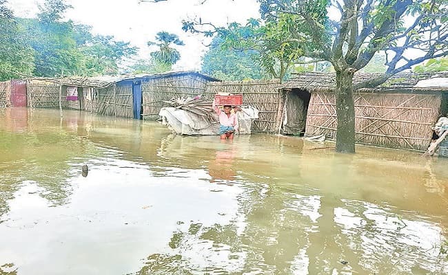 गंडक बराज के सभी फाटक खोले गये, उत्तर बिहार में गहराया बाढ़ का संकट, सैंकड़ों घरों में घुसा पानी