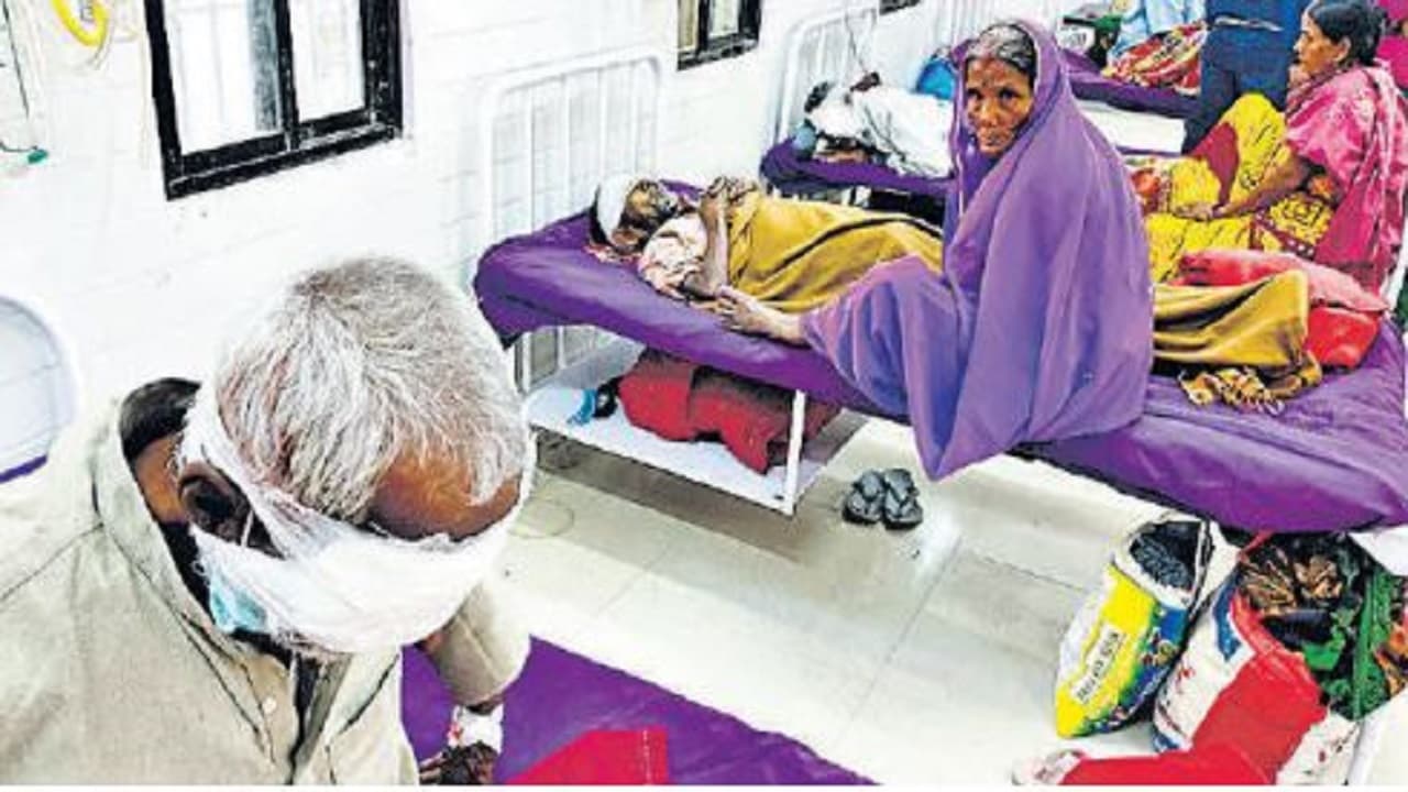 मुजफ्फरपुर आई हॉस्पिटल कांड: आंख निकाले जाने से हड़कंप, दवा डलवाये मरीज डर से नहीं जा रहे SKMCH