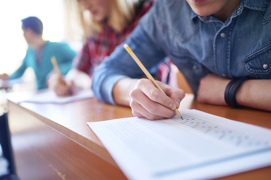 Final Year Exam 2020:  अंतिम वर्ष की परीक्षा आयोजित करने के लिए खोले जा सकते हैं कॉलेज, गृह मंत्रालय ने एससी में दायर किया हलफनामा