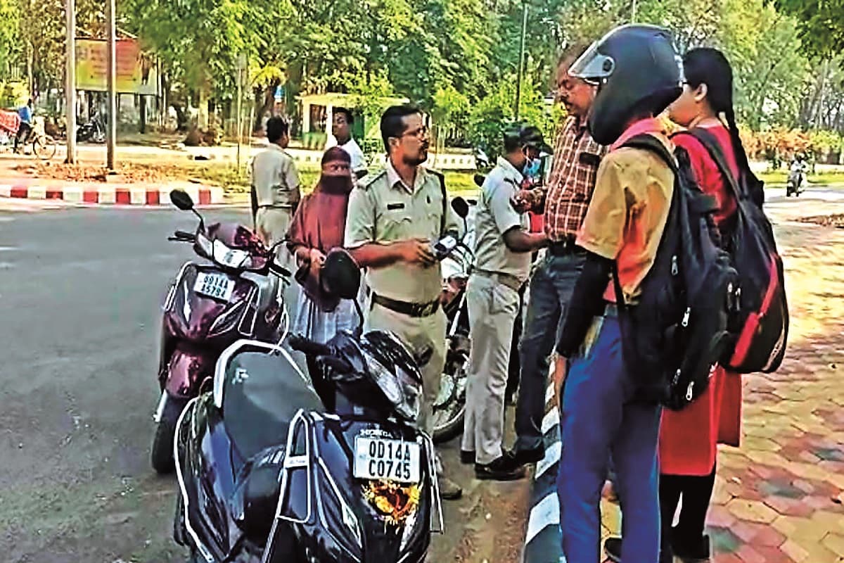 राउरकेला परिवहन विभाग ने 11 नाबालिग चालकों से 25-25 हजार रुपये का वसूला जुर्माना