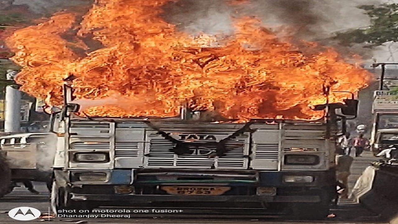 गया में महिला को कुचलकर भाग रहे ट्रक में लोगों ने लगायी आग, नालंदा में 2 बाइक की टक्कर में 3  की मौत