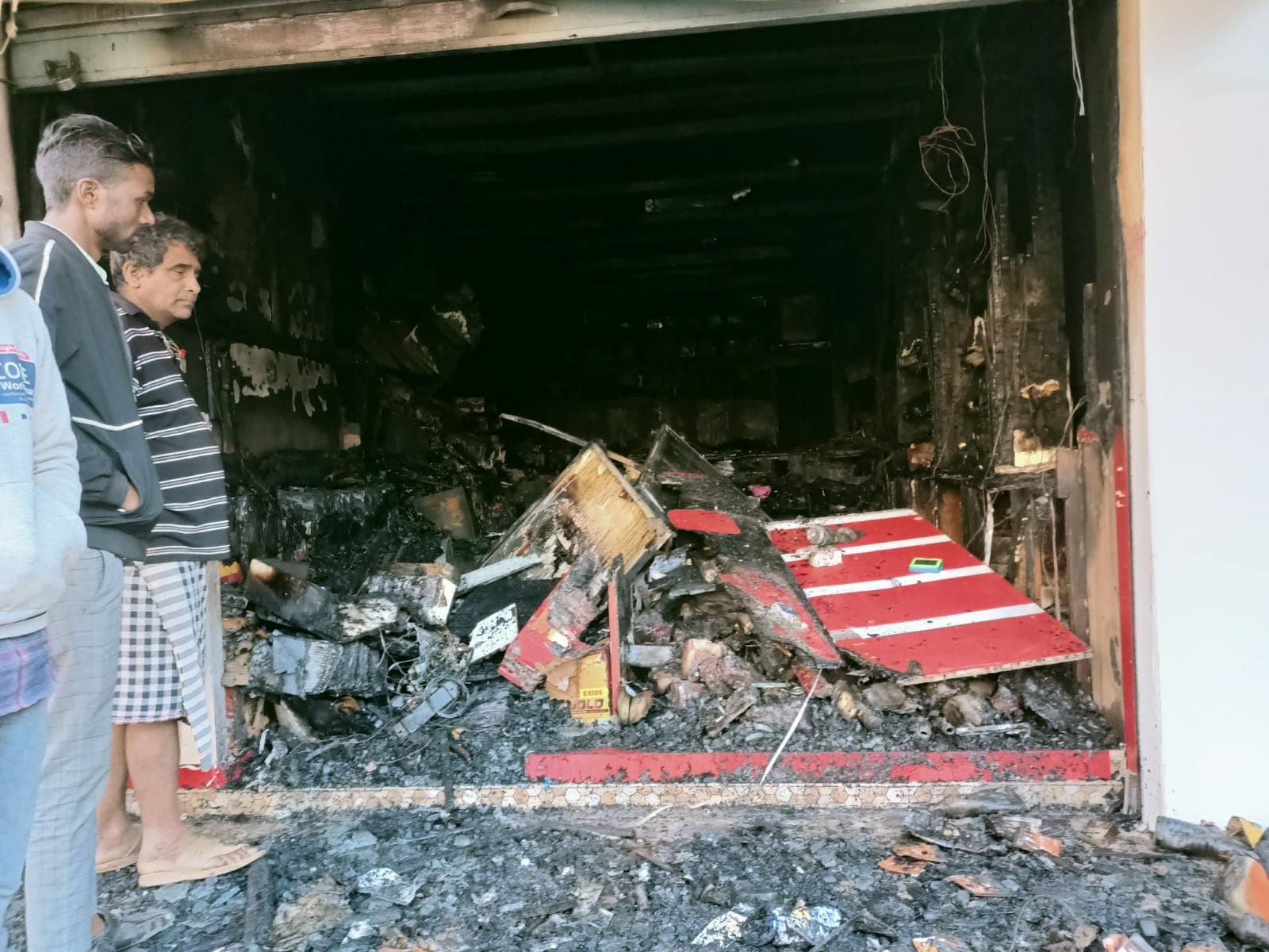 Diwali 2021 : दिवाली की रात एक बार फिर रिमझिम इलेक्ट्रॉनिक्स में लगी भीषण आग, करीब 40 लाख रुपये का नुकसान