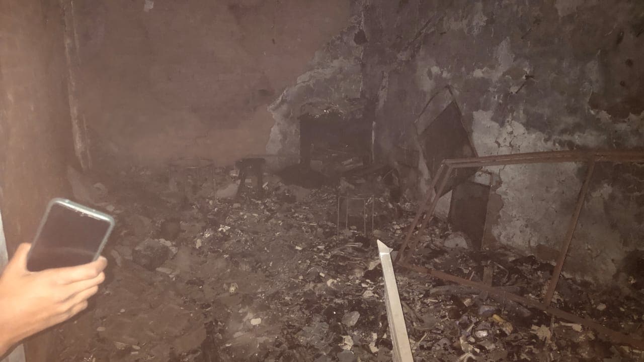 लखनऊ के मनी माउंटा कॉम्प्लेक्स में भीषण आग, 22 लाख के मोबाइल और सामान जलकर राख, सामने आई ये वजह...