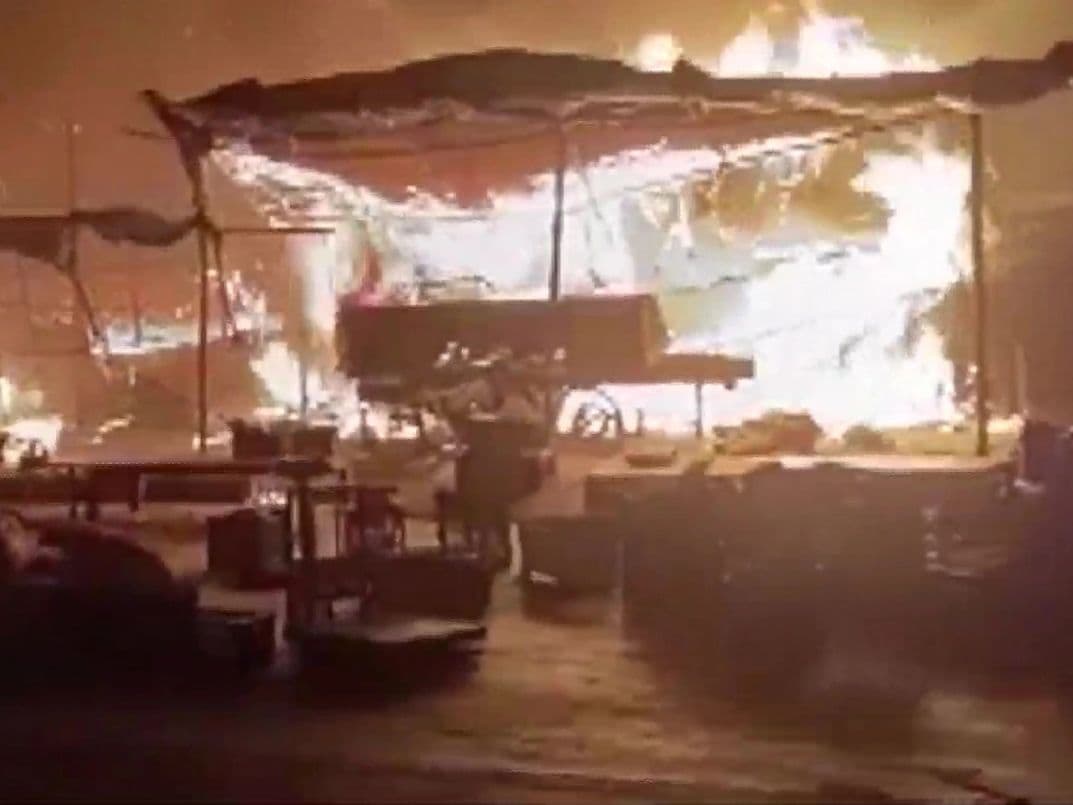 Lucknow News: अलीगंज की अनाज मंडी में लगी भीषण आग, लाखों का सामान जलकर राख, फायर ब्रिगेड ने पाया काबू