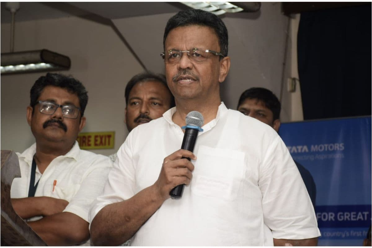 मेयर फिरहाद हकीम ने कहा : हटायी जायेंगी परित्यक्त ट्राम लाइनें, हाईकोर्ट में आवेदन करेगा परिवहन विभाग